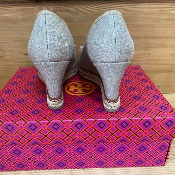 Tori Burch Espadrille Gold Canvas Wedges - Picture 3 of 8